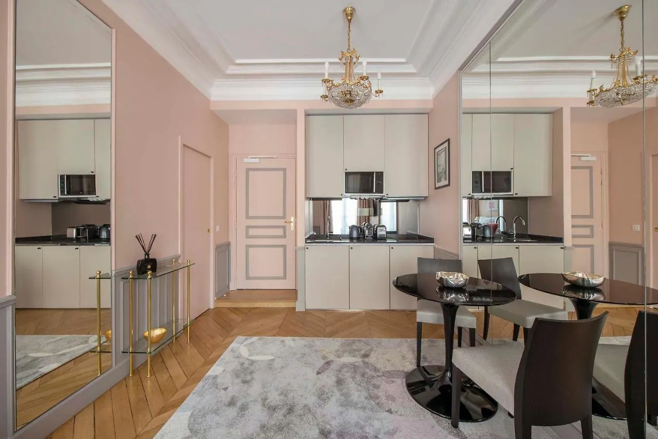 Апартаменты Le Beau Marais - Luxury Apartments, Air Cond, Lift Париж