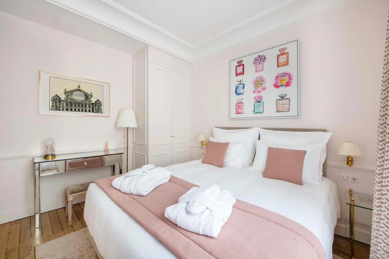 Le Beau Marais - Luxury Apartments, Air Cond, Lift Париж