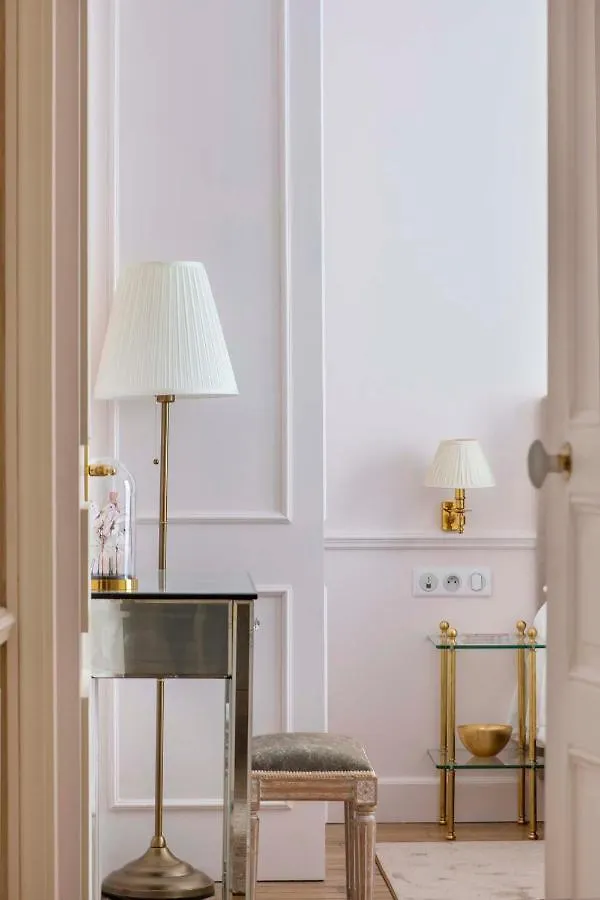 Апартаменты Le Beau Marais - Luxury Apartments, Air Cond, Lift Париж